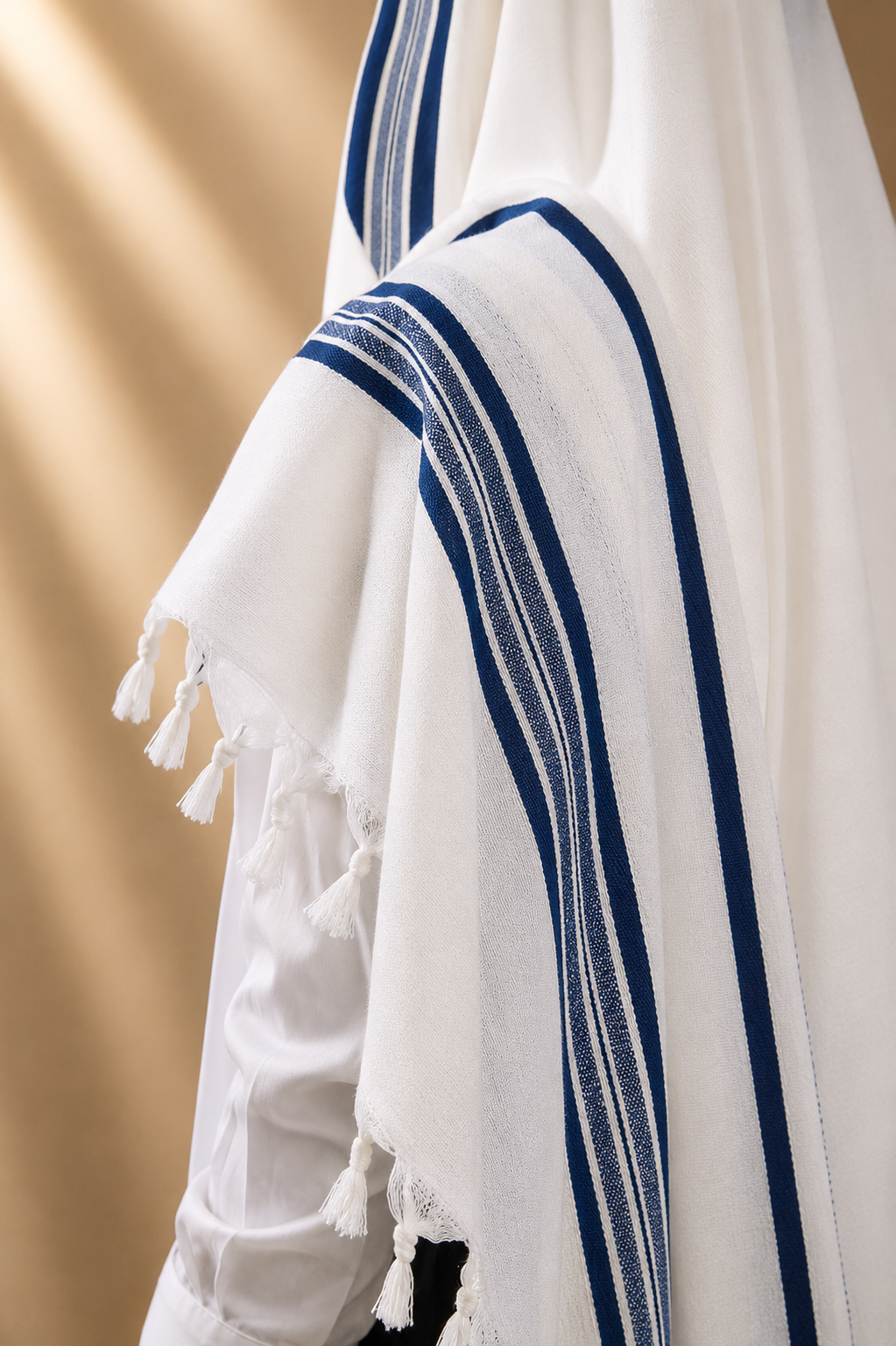 LAMENAZACH-Non-slip pure wool tallit- Blue stripes
