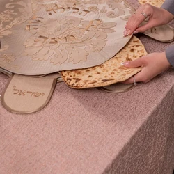 Madrid Tablecloth – Antique Pink