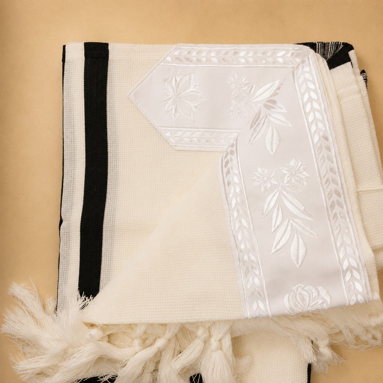 LAMENAZACH-Non-slip pure wool tallit-Black stripes